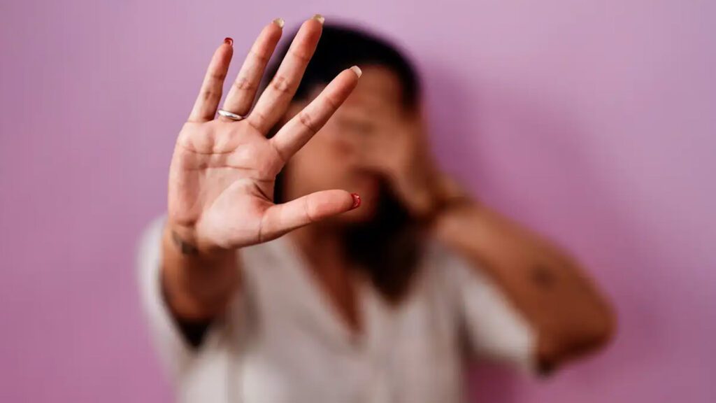 Trabalhadoras-afastadas-por-sofrerem-violencia-domestica-vao-receber-do-INSS-diz-STF-freepick-tvt-news