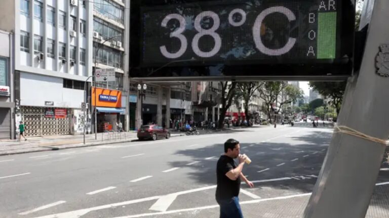 TVTNews 5 A cidade de São Paulo atravessa um fim de ano marcado por um calor extremo e estatisticamente raro. Foto: Paulo Pinto/ABr