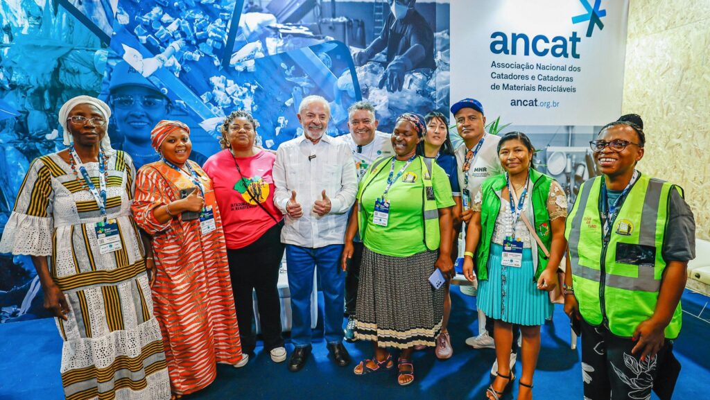 natal-dos-catadores-lula-anuncia-novos-programas-e-critica-criminalizacao-da-pobreza-tvt-news