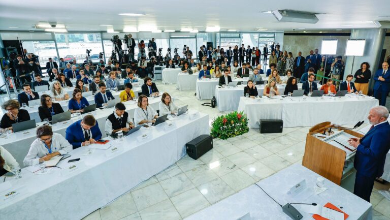 coletiva-lula-presidente-celebra-resultados-do-terceiro-ano-de-mandato-e-afirma-que-pais-vive-a-inovacao-tvt-news-diploma-de-jornalismo