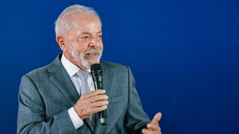 "Estamos vivendo, do ponto de vista econômico, do financiamento dos nossos bancos, do crescimento da nossa indústria, do ponto de vista do crescimento da agricultura, um momento quase que ímpar na história desse país” Luiz Inácio Lula da Silva. Foto: Ricardo Stuckert/PR