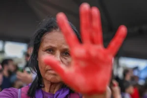 Da Redação 13 O feminicídio é o assassinato de mulheres por razões de gênero. O Brasil ocupa o 5º lugar no ranking mundial deste crime. Foto: Marcelo Camargo/Agência Brasil