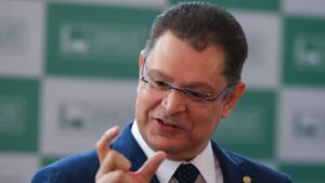 Nesta sexta, os agentes cumpriram sete mandados de busca e apreensão relacionados a líderes do PL como Sóstenes. Foto: Lula Marques/EBC