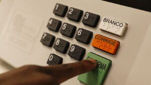 Eleicoes-2026-veja-como-consultar-ou-alterar-o-local-de-votacao-para-votar-em-outubro-fernando-frazao-agencia-brasil-tvt-news