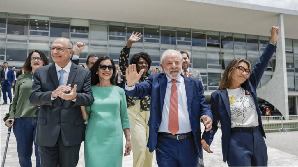 lula-8-de-janeiro-esta-marcado-na-historia-como-o-dia-da-vitoria-da-democracia-verdadeira-democracia-exige-a-construcao-de-um-pais-cada-vez-mais-justo-foto-ricardo-stuckert-pr-tvt-news