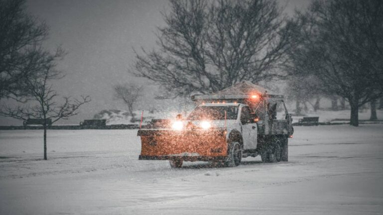 tempestade-nos-eua-tem-recorde-de-neve-79-cm-de-neve-cairam-durante-a-tempestade-em-areas-do-nordeste-do-pais-foto-cara-denison-cc-tvt-news