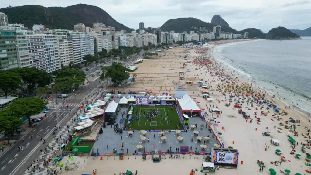 Uma-partida-amistosa-com-lendas-da-Fifa-fez-parte-das-atividades-de-lancamento-da-marca-da-Copa-Feminina-2027-neste-domingo-wagner-meier-fifa-direitos-reservados-tvt-news