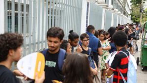 TVTNews 23 enem-inep-declaracao-ensino-medio-sexta-feira-e-comum-que-instituicoes-de-ensino-superior-aceitem-a-declaracao-de-conclusao-do-ensino-medio-antes-do-certificado-oficial-de-conclusao-foto-tomaz-silva-agencia-brasil-tvt-news