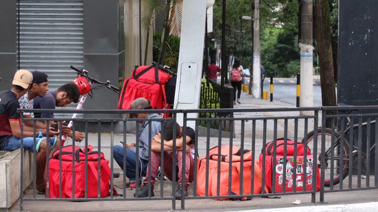 trabalhadores-informais-do-mundo-se-reunem-em-sao-paulo-crescimento-da-informalidade-no-mundo-do-trabalho-tvt-news