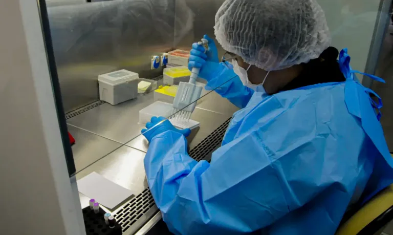 sus-novo-tratamento-hepatite-c-cronica-em-criancas-pacientes-de-3-a-12-anos-podem-usar-o-medicamento-foto-renato-araujo-agencia-brasilia-tvt-news