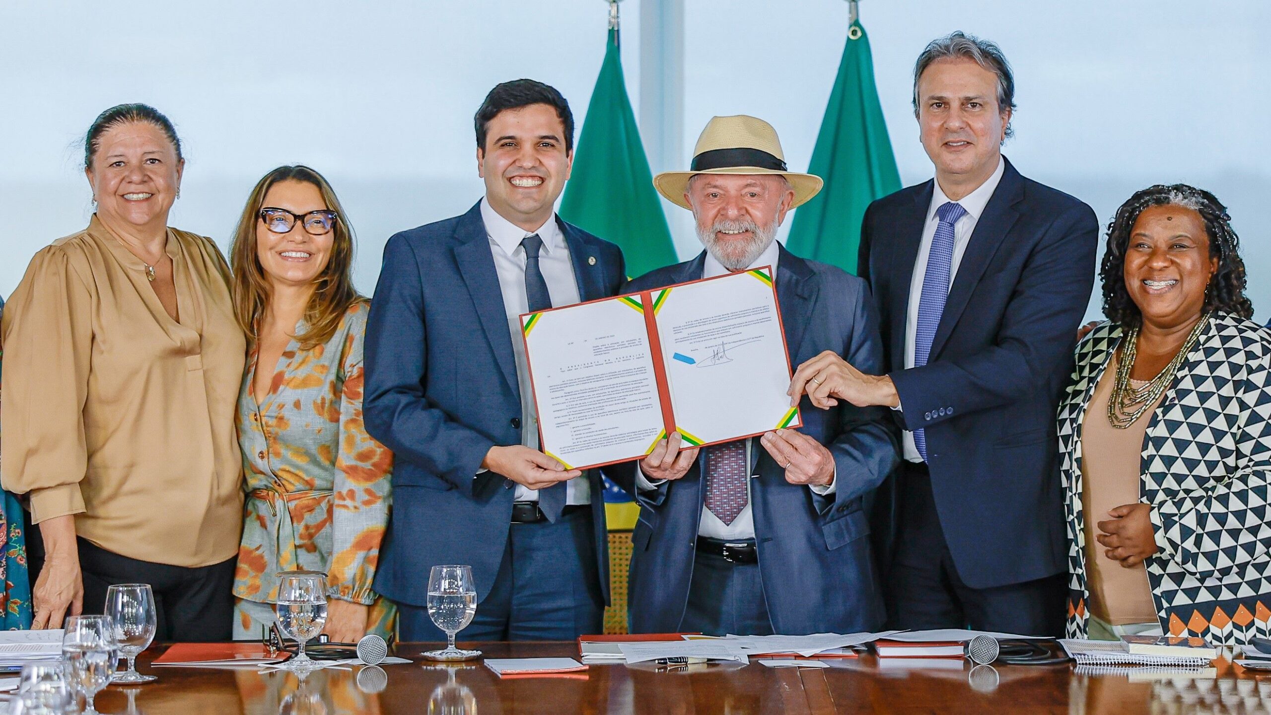 Quer ser professor da Educação Básica? Nova lei incentiva a formação de professores, entenda 3 quer-ser-professor-da-educacao-basica-nova-lei-incentiva-a-formacao-de-professores-entenda-politica-nacional-de-inducao-a-docencia-na-educacao-basica-mais-professores-para-o-brasil-tvt-news