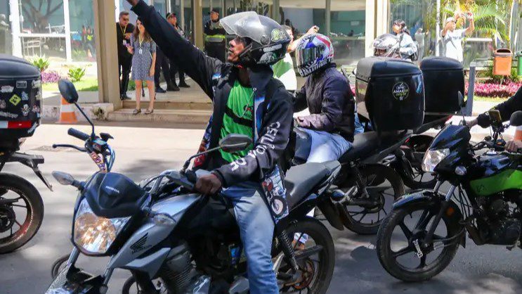 adicional-de-30-para-motociclistas-passa-a-ser-obrigatorio-em-abril-tvt-news