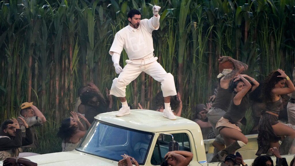 bad-bunny-coloca-a-america-latina-no-palco-do-super-bowl-tvt-news