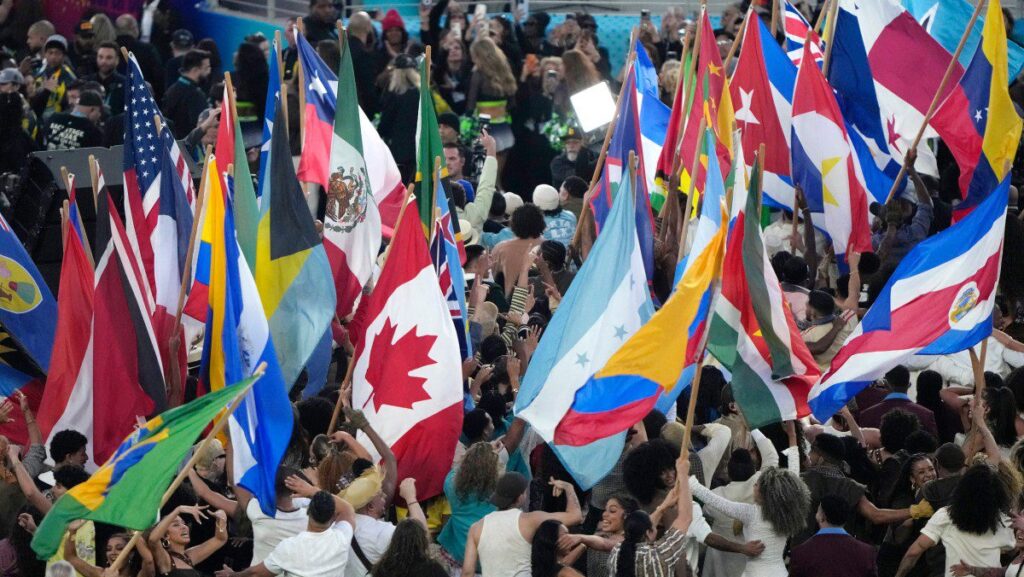 bad-bunny-coloca-a-america-latina-no-palco-do-super-bowl-tvt-news