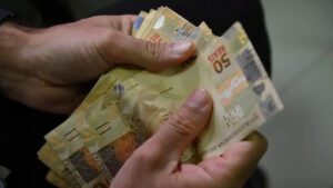 Abono-salarial-comeca-a-ser-pago-nesta-segunda-marcello-casal-jr-agencia-brasil-tvt-news