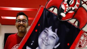 homenagem-do-salgueiro-a-rosa-magalhaes-fechara-desfiles-de-2026-rosa-e-professora-e-nos-ensinou-a-amar-o-brasil-e-a-brasilidade-diz-carnavalesco-foto-tania-rego-agencia-brasil-tvt-news