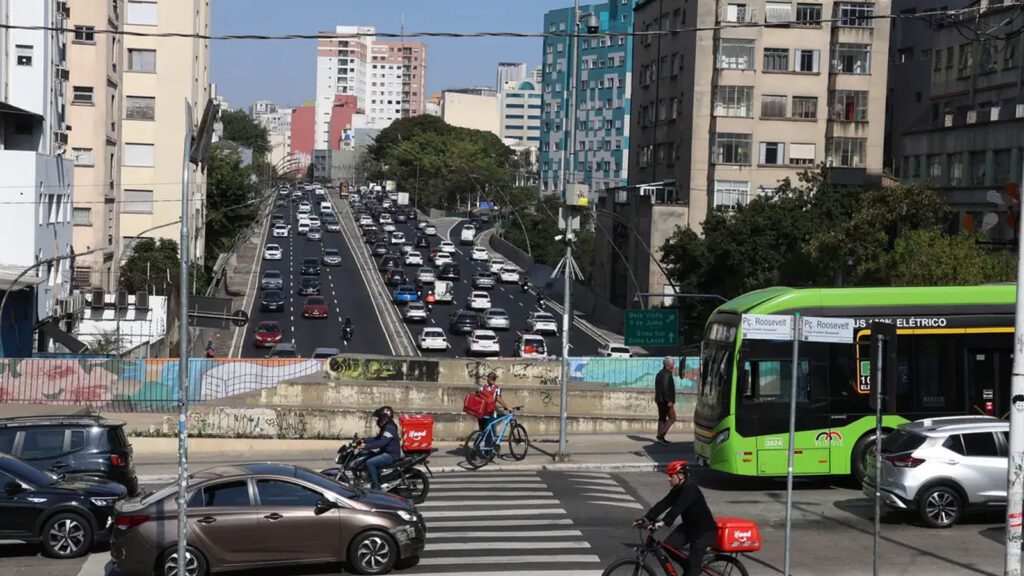 Rodizio-de-veiculos-volta-a-partir-desta-quinta-feira-19-em-SP-rovena-rosa-agencia-brasil-tvt-news