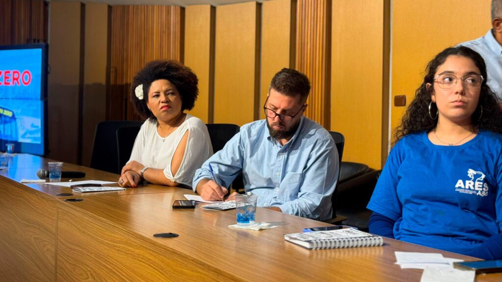 Em São Bernardo, tarifa zero ganha fôlego após debate na Câmara 1 Vereadora-Ana-Nice-durante-debate-na-Camara-de-são-Bernardo-do-Campo-sobre-a-pauta-da-tarifa-zero-assessoria-ana-nice-tvt-news