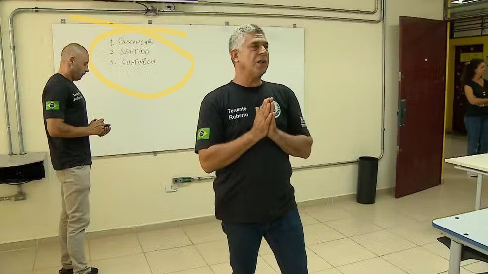 escola-civico-militar-alem-de-obrigar-a-bater-continencia-ainda-ensina-errado-tvt-news