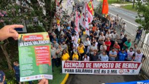 primeiro-holerite-sem-imposto-de-renda-dia-historico-diz-sergio-nobre-isencao-do-ir-nasceu-no-patio-da-volkswagen-afirma-wellington-damasceno-imposto-de-renda-volks-metalurgicos-abc-isencao-ir-presidente-lula-na-volksvagen-lula-na-volks-promessa-de-campanha-de-lula-feita-no-patio-da-volkswagen-se-torna-realidade-tvt-news