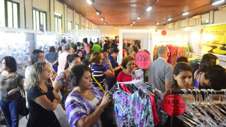 reducao-da-jornada-teria-custo-similar-a-reajustes-historicos-do-salario-minimo-impacto-total-no-custo-da-operacao-do-comercio-varejista-seria-pouco-superior-a-1-foto-tania-rego-agencia-brasil-tvt-news