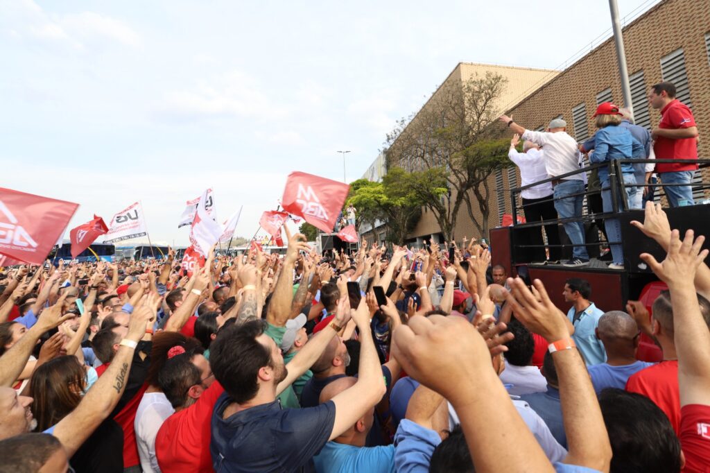 isencao-do-ir-nasceu-no-patio-da-volkswagen-afirma-wellington-damasceno-imposto-de-renda-volks-metalurgicos-abc-isencao-ir-presidente-lula-na-volksvagen-lula-na-volks-promessa-de-campanha-de-lula-feita-no-patio-da-volksvagen-se-torna-realidade-tvt-news