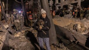 embaixador-do-brasil-no-ira-derrubar-o-regime-sera-tarefa-sangrenta-o-comercio-esta-aberto-as-escolas-estao-tendo-aulas-remotamente-diz-veras-foto-rs-via-fotos-publicas-tvt-news