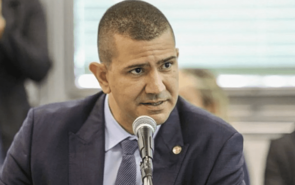 o-deputado-estadual-douglas-ruas-pl-foi-eleito-presidente-da-alerj-foto-redes-sociais-reproducao-tvt-news