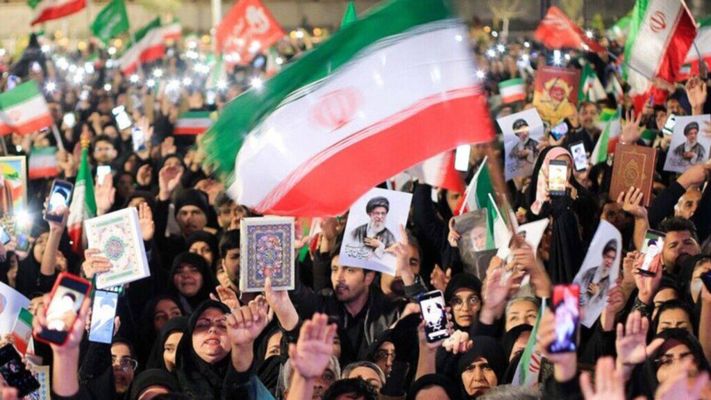 resistencia-do-ira-pressiona-estados-unidos-a-encerrarem-guerra-eua-simplesmente-entraram-num-atoleiro-e-trump-nao-sabe-como-sair-avalia-especialista-foto-rs-via-fotos-publicas-tvt-news