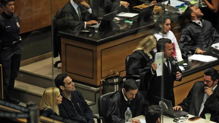 TVTNews 8 condenação-e-o-mínimo-para-aqueles-dois-monstros-diz-pai-de-henry-três-pessoas-entraram-vivas-no-apartamento-depois-uma-criança-saiu-morta-disse-foto-tomaz-silva-agência-brasil-tvt-news