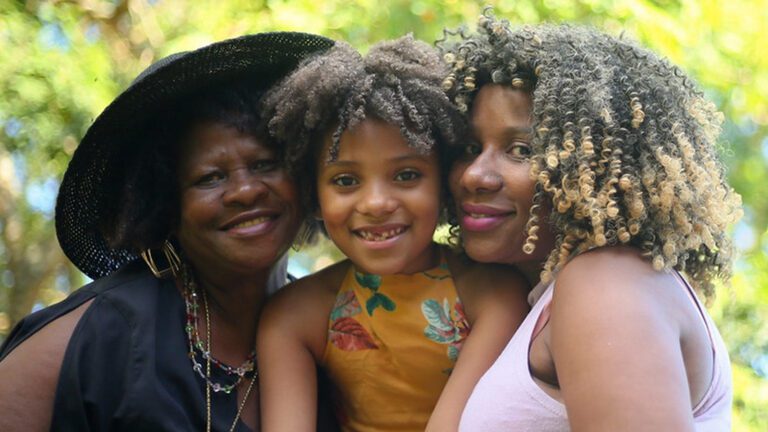 Lares-chefiados-por-mulheres-negras-atingem-menor-indice-de-fome-da-historia-no-Brasil-lyon-santos-mds-tvt-news