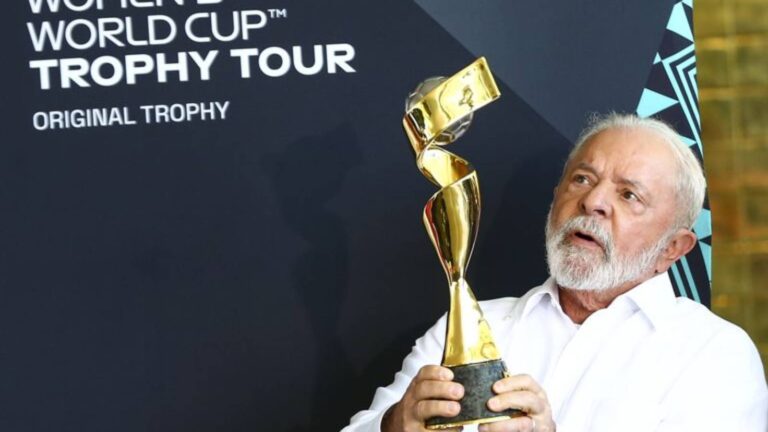 lula-encaminha-pl-com-medidas-para-a-copa-do-mundo-feminina-projeto-autoriza-concessao-de-premio-as-jogadoras-da-selecao-brasileira-que-participaram-do-torneio-em-1988-foto-marcelo-camargo-agencia-brasil-tvt-news