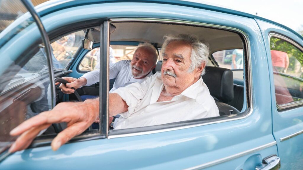 lula-participa-da-entrega-do-honoris-causa-a-mujica-pela-ufabc-alem-das-afinidades-politicas-lula-e-mujica-eram-amigos-foto-ricardo-stuckert-pr-tvt-news