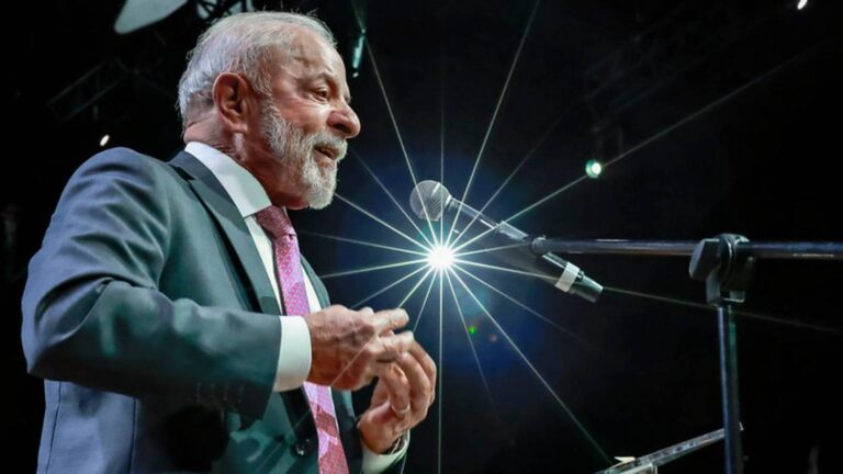 lula-lidera-no-1-turno-mas-empata-com-flavio-no-2-diz-quaest-numeros-indicam-que-lula-mantem-vantagem-consistente-no-primeiro-turno-foto-ricardo-stuckert-pr-tvt-news