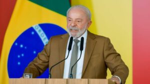 evitar-que-os-efeitos-das-guerras-cheguem-ao-povo-brasileiro-diz-lula-vamos-fazer-tudo-o-que-for-possivel-e-quem-sabe-esperar-ate-a-boa-vontade-dos-governadores-dos-estados-que-podem-reduzir-um-pouco-o-icms-disse-lula-foto-ricardo-stuckert-pr-tvt-news