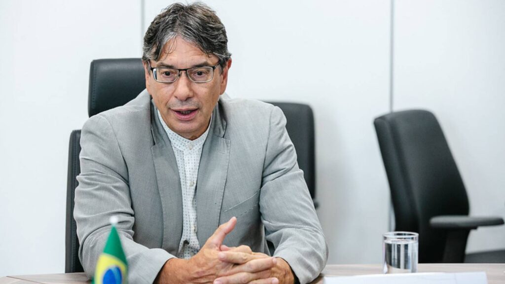 pochmann-discute-rumos-do-brasil-no-seculo-21-em-aula-magna-na-fespsp-na-visao-do-economista-desmodernizacao-da-industria-nacional-e-um-dos-principais-obstaculos-atuais-foto-washingtpn-costa-mpo-tvt-news