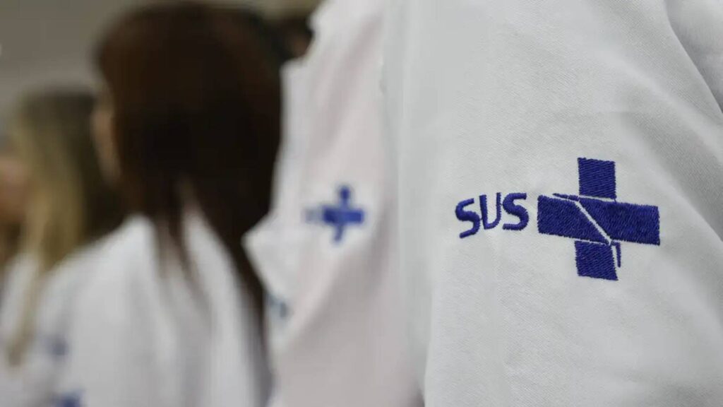 marco-azul-exames-para-rastrear-cancer-de-intestino-triplicam-no-sus-campanha-marco-azul-tem-transformado-o-medo-em-atitude-e-esperanca-diz-especialista-foto-fernando-frazao-agencia-brasil-tvt-news