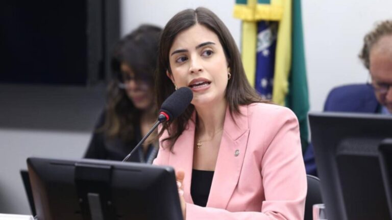 tabata-cobra-investigacao-ate-o-fim-no-escandalo-do-banco-master-e-defende-cpi-existia-um-receio-de-que-se-colocassem-panos-quentes-diz-ela-foto-vinicius-loures-camara-dos-deputados-tvt-news
