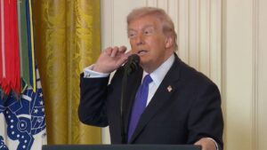 TVTNews 24 trump-apagou-foto-fingindo-ser-jesus-pensei-que-era-eu-como-medico-trump-apagou-imagem-em-que-se-representava-como-jesus-apos-criticas-foto-divulgacao-casa-branca-tvt-news