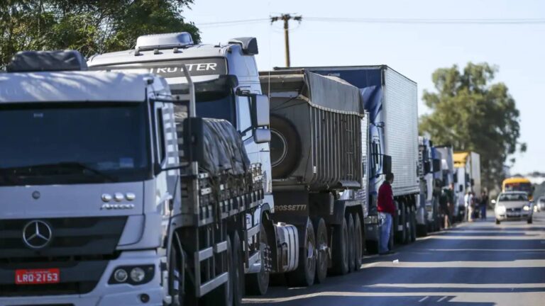 TVTNews 16 apos-acoes-do-governo-caminhoneiros-descartam-greve-iniciativas-do-governo-fizeram-caminhoneiros-reverem-decisao-de-fazer-nova-paralisacao-foto-marcelo-camargo-agencia-brasil-tvt-news