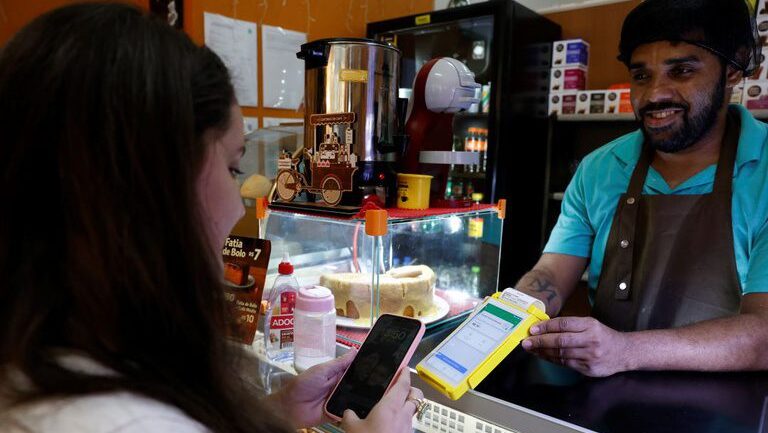 salario-no-brasil-tem-recorde-e-media-chega-a-r$-3-652-diz-ibge-tvt-news