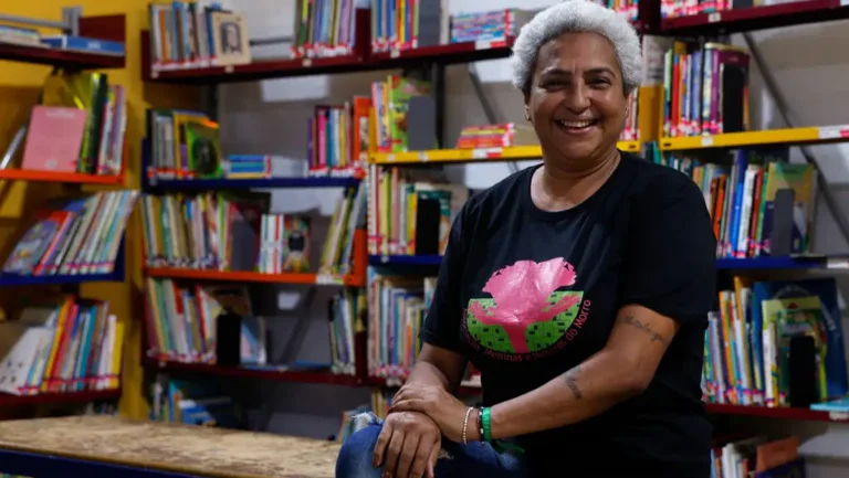 12-de-marco-dia-do-bibliotecario-na-era-da-inteligencia-artificial-profissionais-ganham-novo-protagonismo-tvt-news