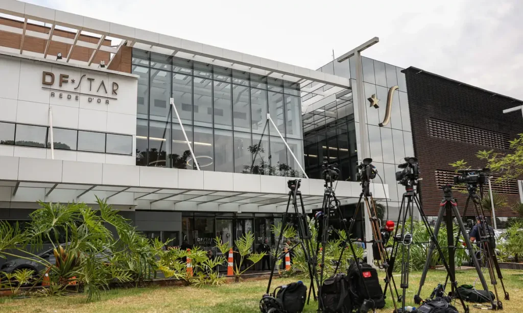 Entidades repudiam ataques a jornalistas que cobrem internação de Bolsonaro