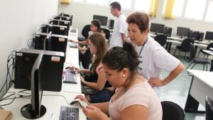 guia-para-uso-de-inteligencia-artificial-na-graduacao-tvt-news