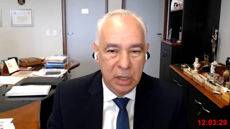escala-6x1-e-legitimo-debater-sem-alarmismo-economico-diz-ministro-do-tst-vem-sempre-essa-ameaca-de-prejuizo-muito-grande-para-a-atividade-economica-diz-ministro-foto-reproducao-tvt-news