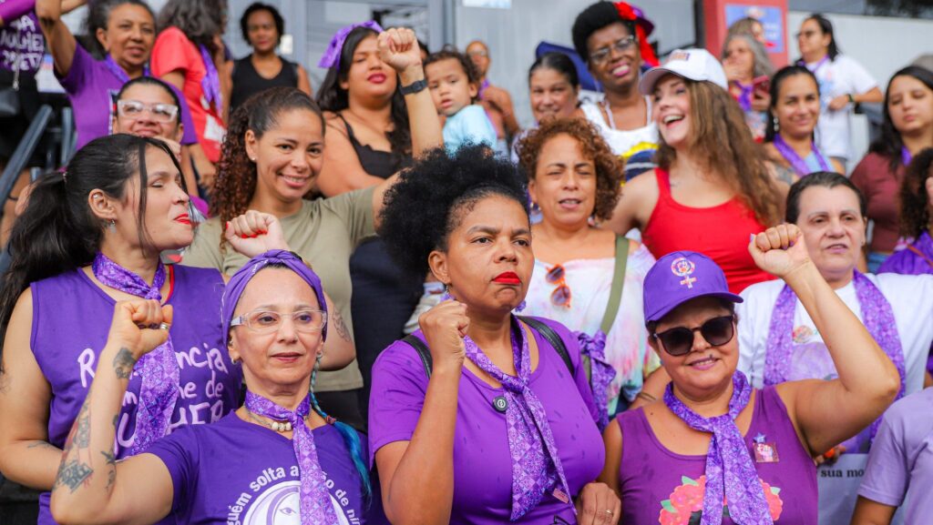 metalurgicos-do-abc-fazem-ato-contra-o-feminicidio-com-presenca-da-ministra-das-mulheres-marcia-lopes-tvt-news