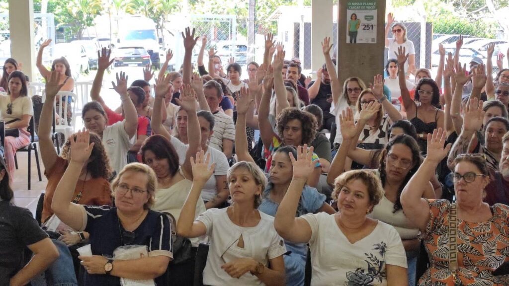 professores-do-sesi-e-senai-aprovam-mobilizacao-permanente-quando-a-categoria-se-reune-debate-e-decide-coletivamente-a-negociacao-ganha-forca-foto-divulgacao-sinpro-tvt-news