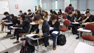 pais-alunos-professores-e-demais-integrantes-da-comunidade-escolar-paulista-presenciam-diariamente-os-sinais-do-descaso-do-governo-tarcisio-de-freitas-com-a-educacao-foto-jose-cruz-agencia-brasil-tvt-news