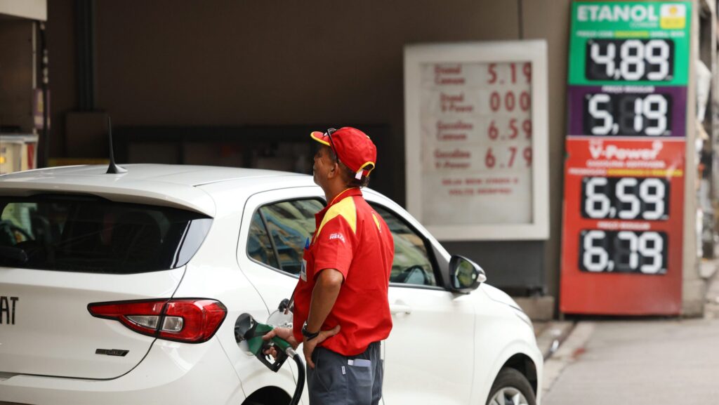 governo-lula-anuncia-medidas-para-reduzir-preco-de-combustiveis-rio-de-janeiro-rj-20-03-2026-precos-dos-combustiveis-em-posto-shell-na-lapa-governo-lula-anuncia-medidas-para-reducao-de-precos-de-combustiveis-foto-rovena-rosa-agencia-brasil-tvt-news