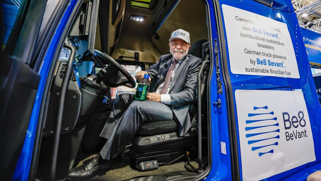 queremos-pao-e-nao-bomba-diz-lula-em-declaracao-na-alemanha-20-04-2026-presidente-da-republica-luiz-inacio-lula-da-silva-durante-visita-a-feira-industrial-de-hanover-messegelande-halls-11-12-e-27-alemanha-tvt-news